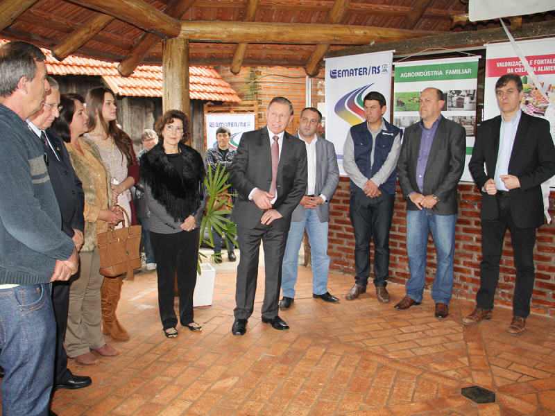 EMATER INAUGURA ESPAÇO GILSON GRANDO NO PARQUE DE EXPOSIÇÕES 